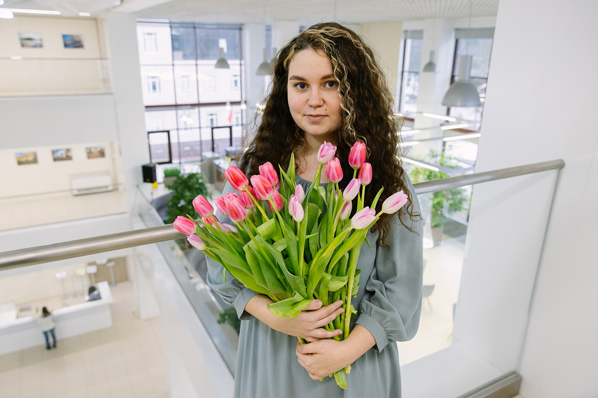 Елена ПОПОВА 