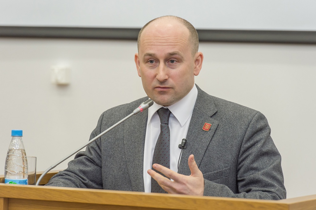 Н.В. Стариков выступил с докладом на тему Информационные войны. Противодействие деструктивным информационным влияниям