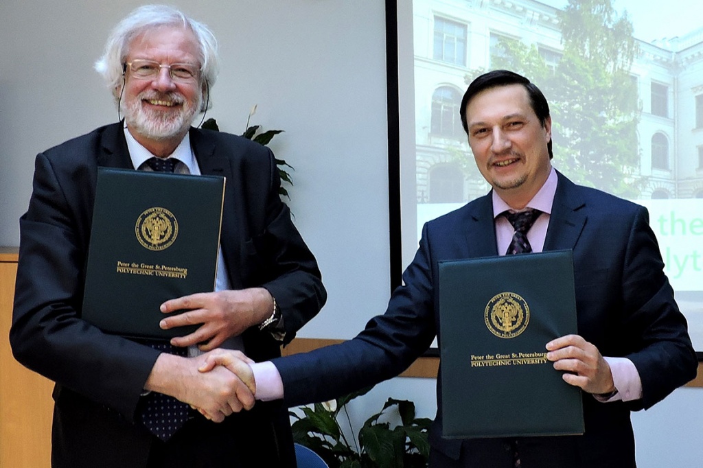 Проректоры по международной деятельности - Ян Корнелли и Д.Г. Арсеньев - подписали соглашение о намерениях 