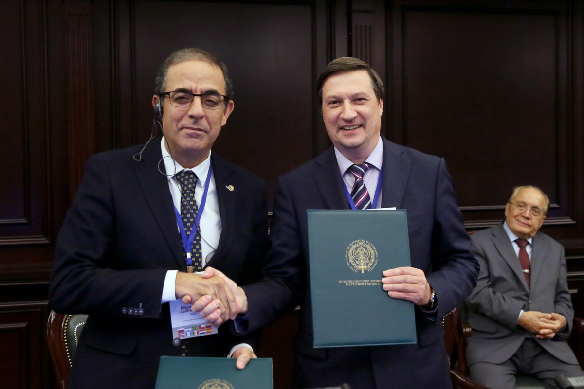 СПбПУ подписал договор о сотрудничестве с Университетом Севильи 