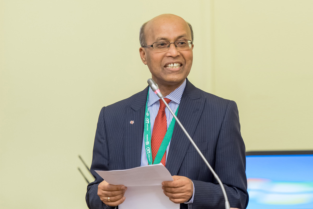 Профессор Сити, университета Лондона Сановар Хан дал интервью международным службам СПбПУ 