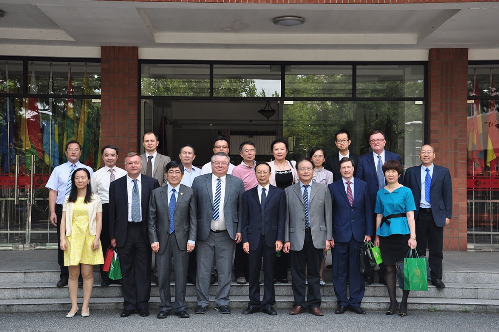 Делегация СПбПУ с коллегами из Восточно-Китайского педагогического университета