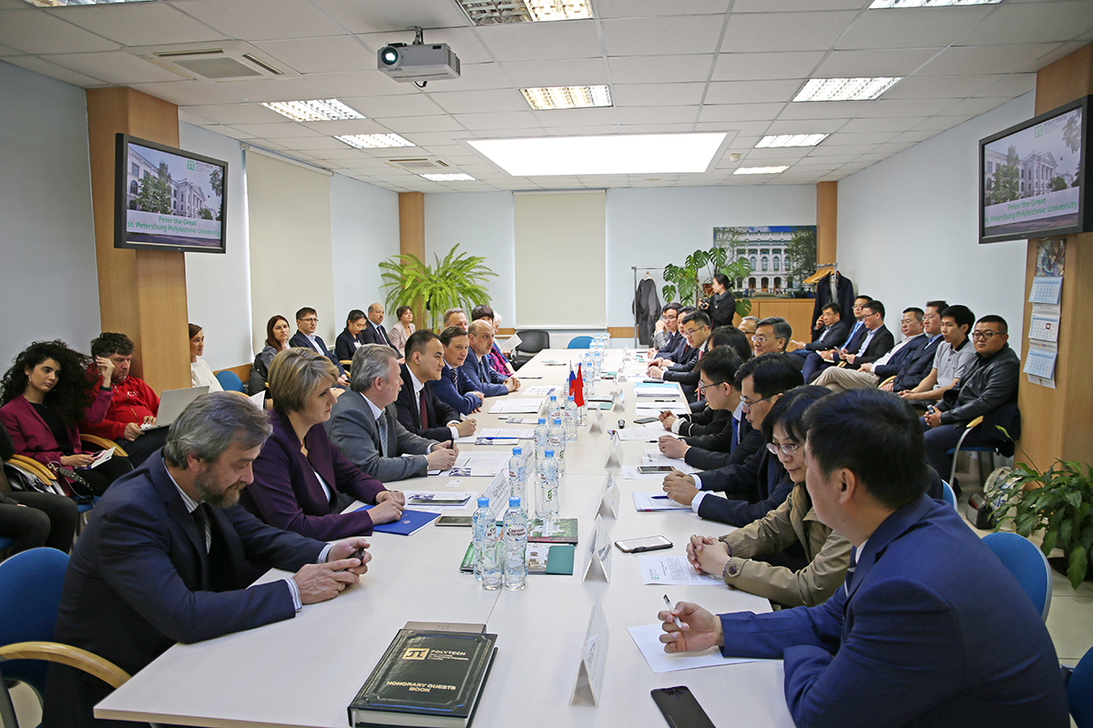 В Ресурсном центре Международного кампуса СПбПУ состоялись переговоры представителей Политеха, Администрации Санкт-Петербурга и провинции Цзянсу 