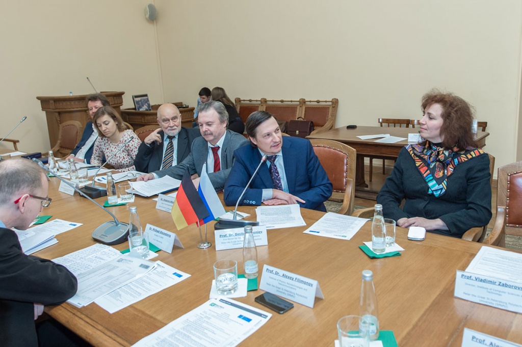 Проректор по международной деятельности Д.Г. Арсеньев Я уверен, что наш диалог продолжится и, без сомнения, будет успешным и плодотворным Проректор по международной деятельности Д.Г. Арсеньев Я уверен, что наш диалог продолжится и, без сомнения, будет успешным и плодотворным