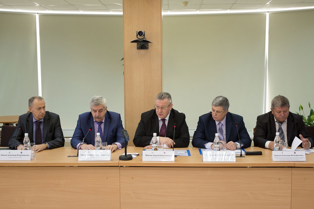 Университет первый проректор. Проректор Политеха СПБ. Краснощеков Виктор СПБПУ. Петров первый проректор. Проректор политехнического университета Иваново.