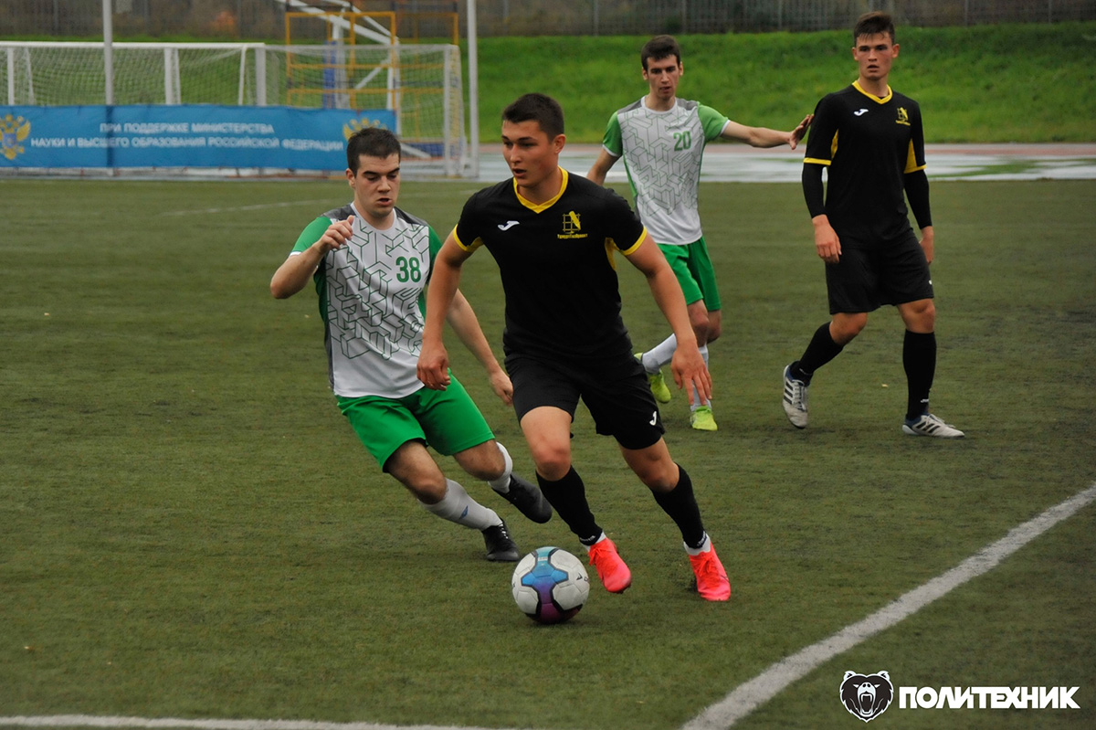 В матче против УдГУ политехники уступили со счетом 2:4 -2 В матче против УдГУ политехники уступили со счетом 2:4 -2