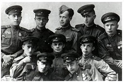 106-й погранотряд Таллинн-Ныммеперед демобилизацией. 1946 В центре: Н.С. Яблонский, А.А. Смирнов