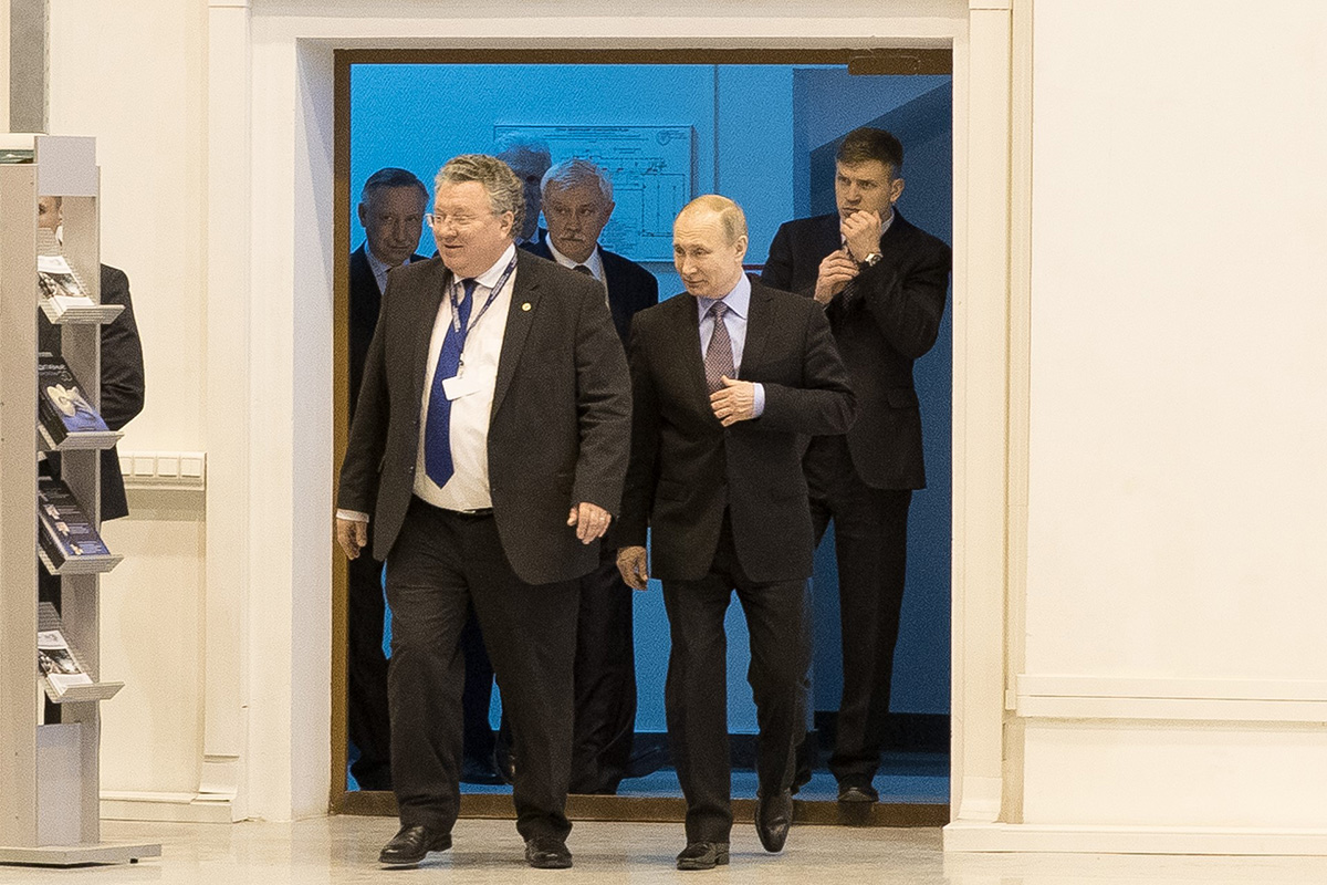 Президенту РФ В.В. ПУТИНУ показали и производственную зону СПбПУ Президенту РФ В.В. ПУТИНУ показали и производственную зону СПбПУ