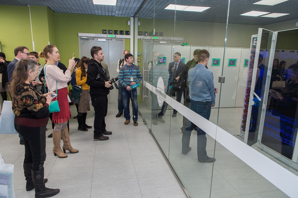 Завершился пресс-тур знакомством журналистов с работой Суперкомпьютерного центра Политехнический и посещением его машинного зала Завершился пресс-тур знакомством журналистов с работой Суперкомпьютерного центра Политехнический и посещением его машинного зала
