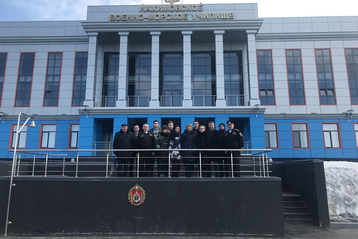 Делегация Политеха посетила Мурманское нахимовское училище Делегация Политеха посетила Мурманское нахимовское училище