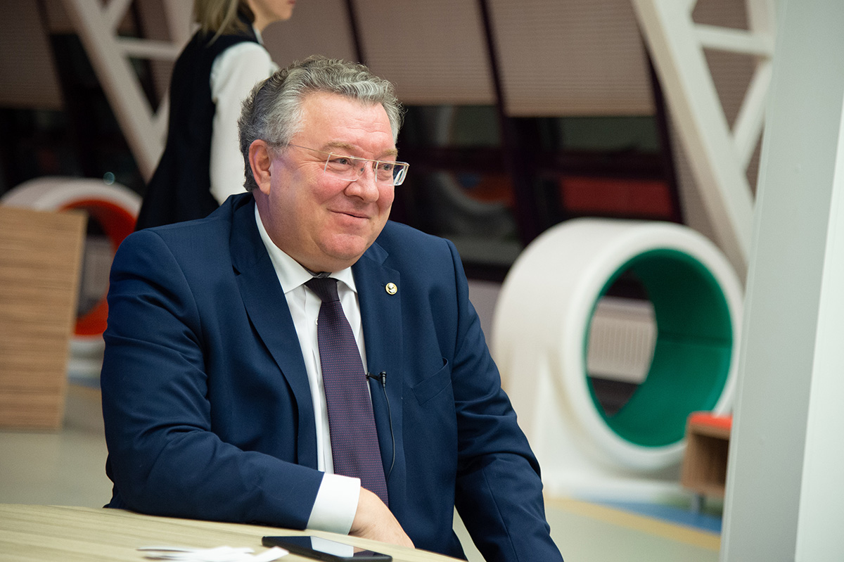Ректор Политеха рассказал школьникам о вузе Ректор Политеха рассказал школьникам о вузе