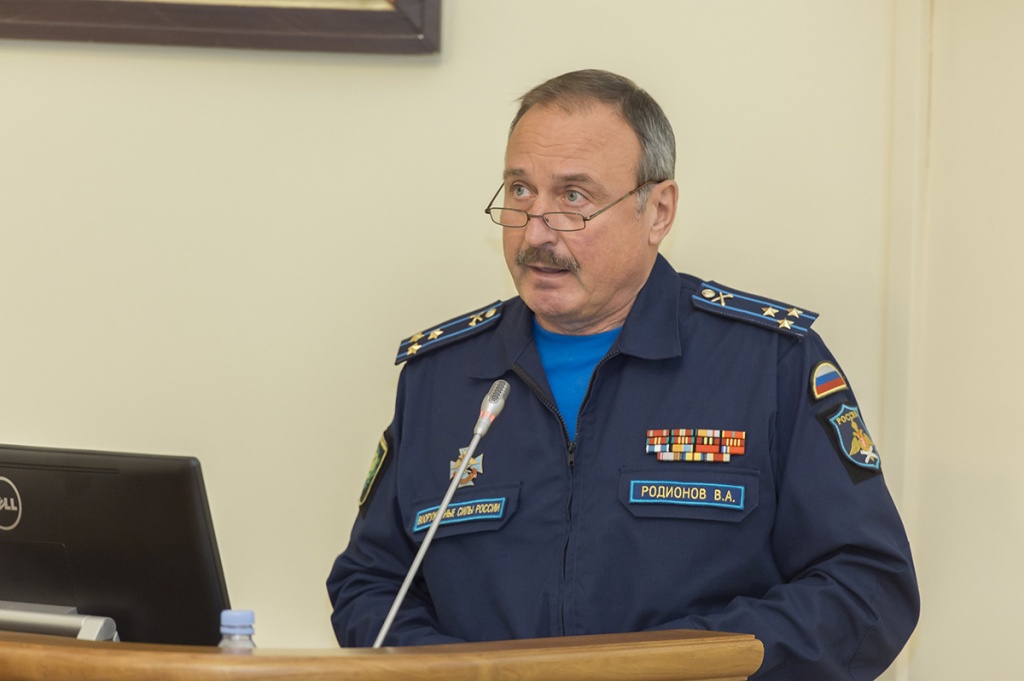 С докладом выступил начальник Факультета военного обучения В.А. Родионов 