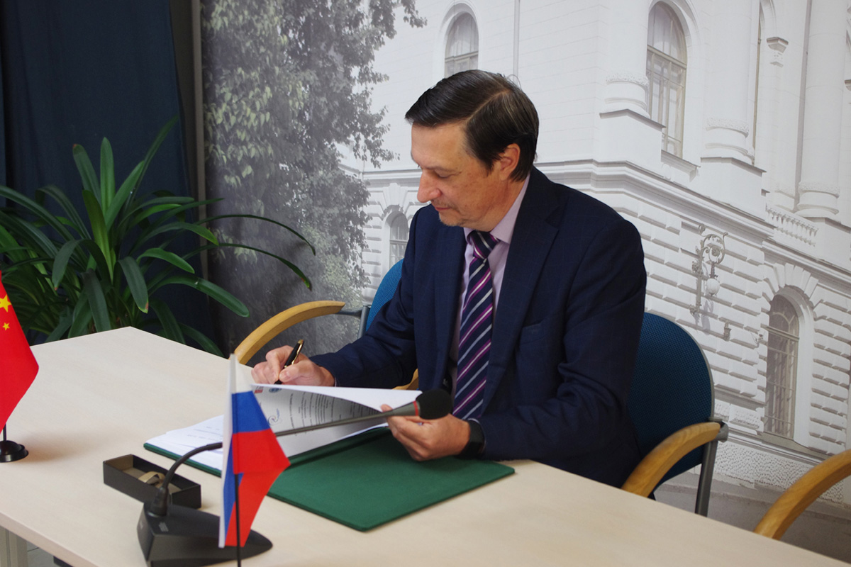 СПбПУ подписал соглашение о создании совместной акселерационной программы с китайскими партнерами 