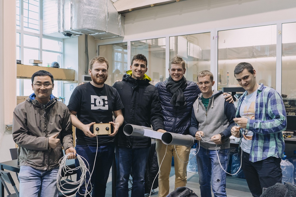 Портативную подводную лодку студенты назвали U-Dron Портативную подводную лодку студенты назвали U-Dron