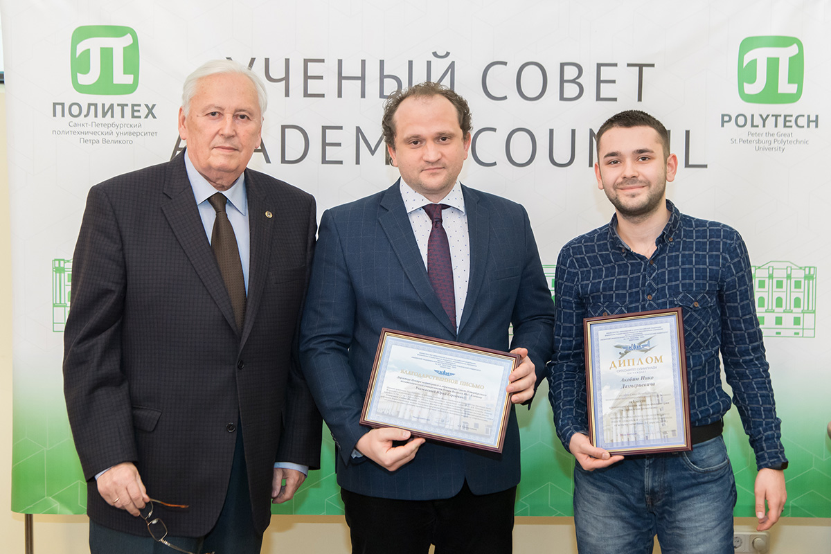 Cтудент ИПМЭиТ Нико и его научный руководитель Ю.С. Клочков получили награды за победу во Всероссийском этапе олимпиады Системы качества 