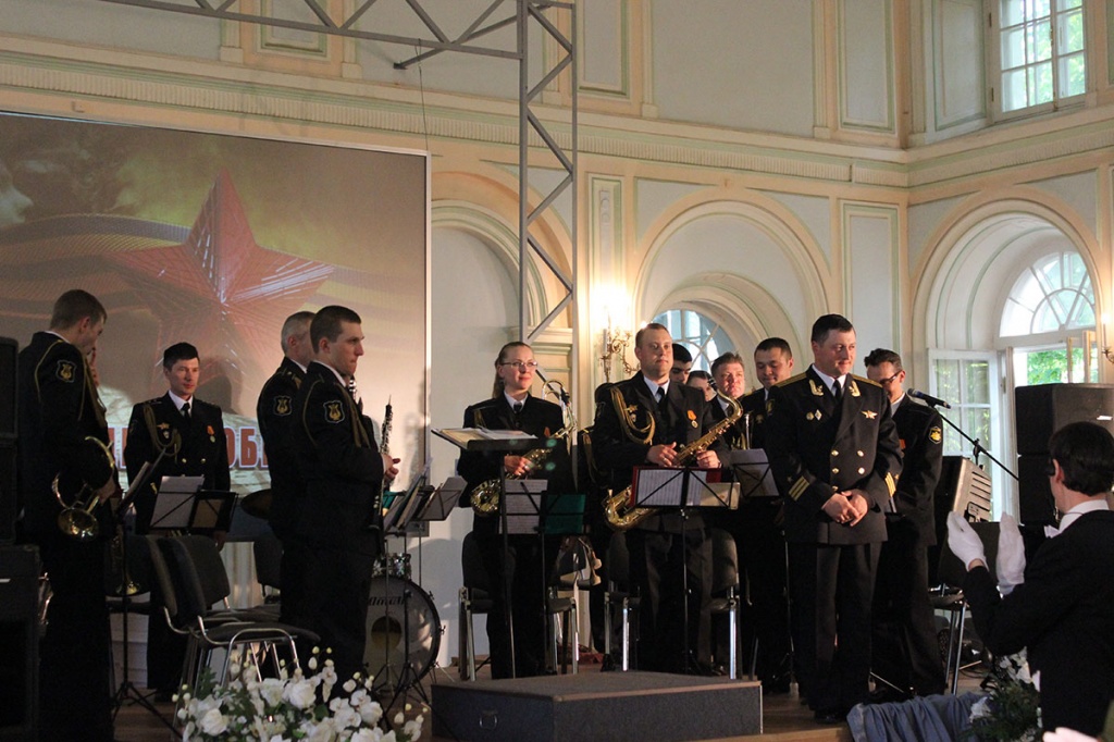 Музыкальное сопровождение бала обеспечил Военный духовой оркестр Морского корпуса Петра Великого