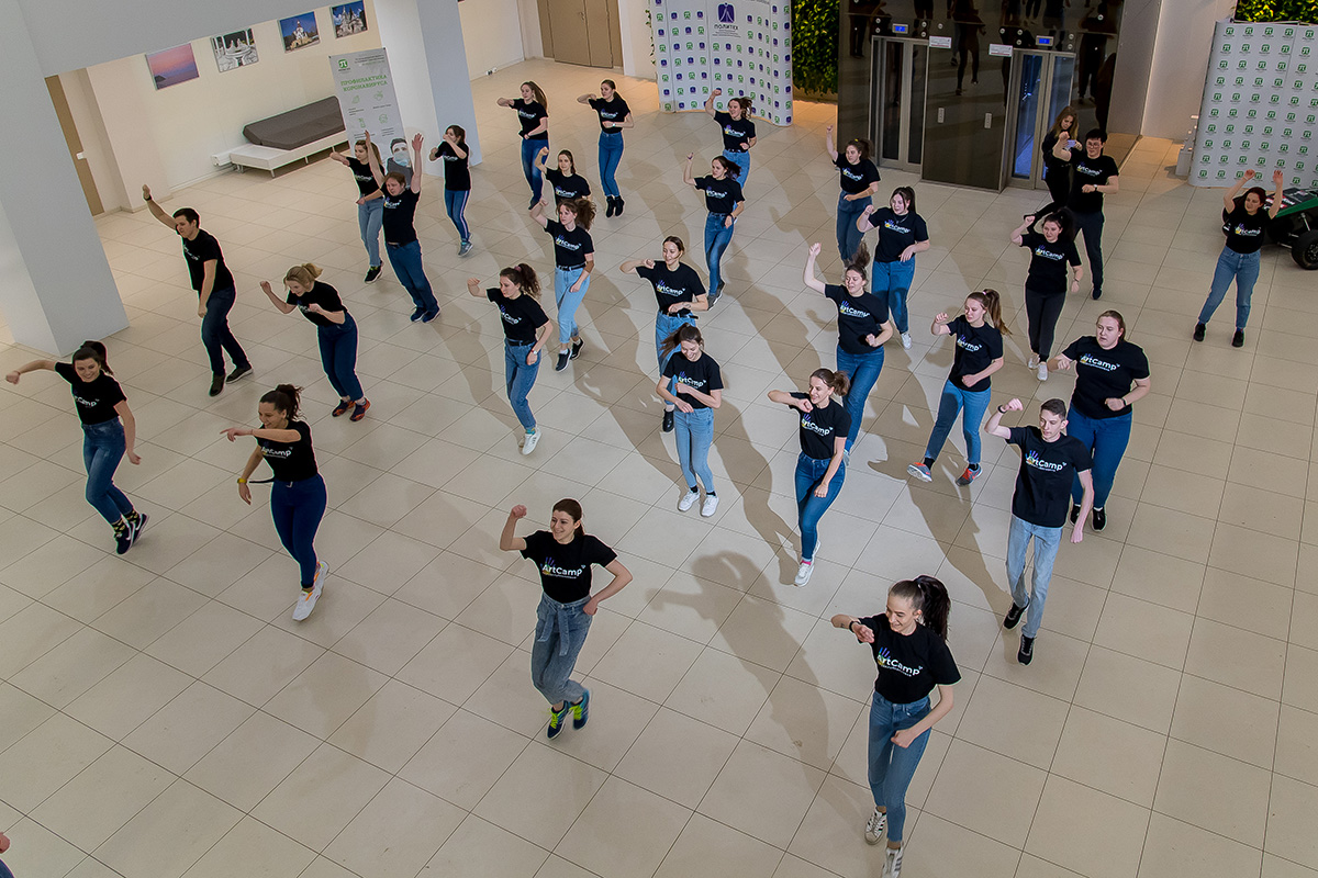 Студенческая танцевальная студия Polydance приняла участие в съемках праздничного фильма Студенческая танцевальная студия Polydance приняла участие в съемках праздничного фильма