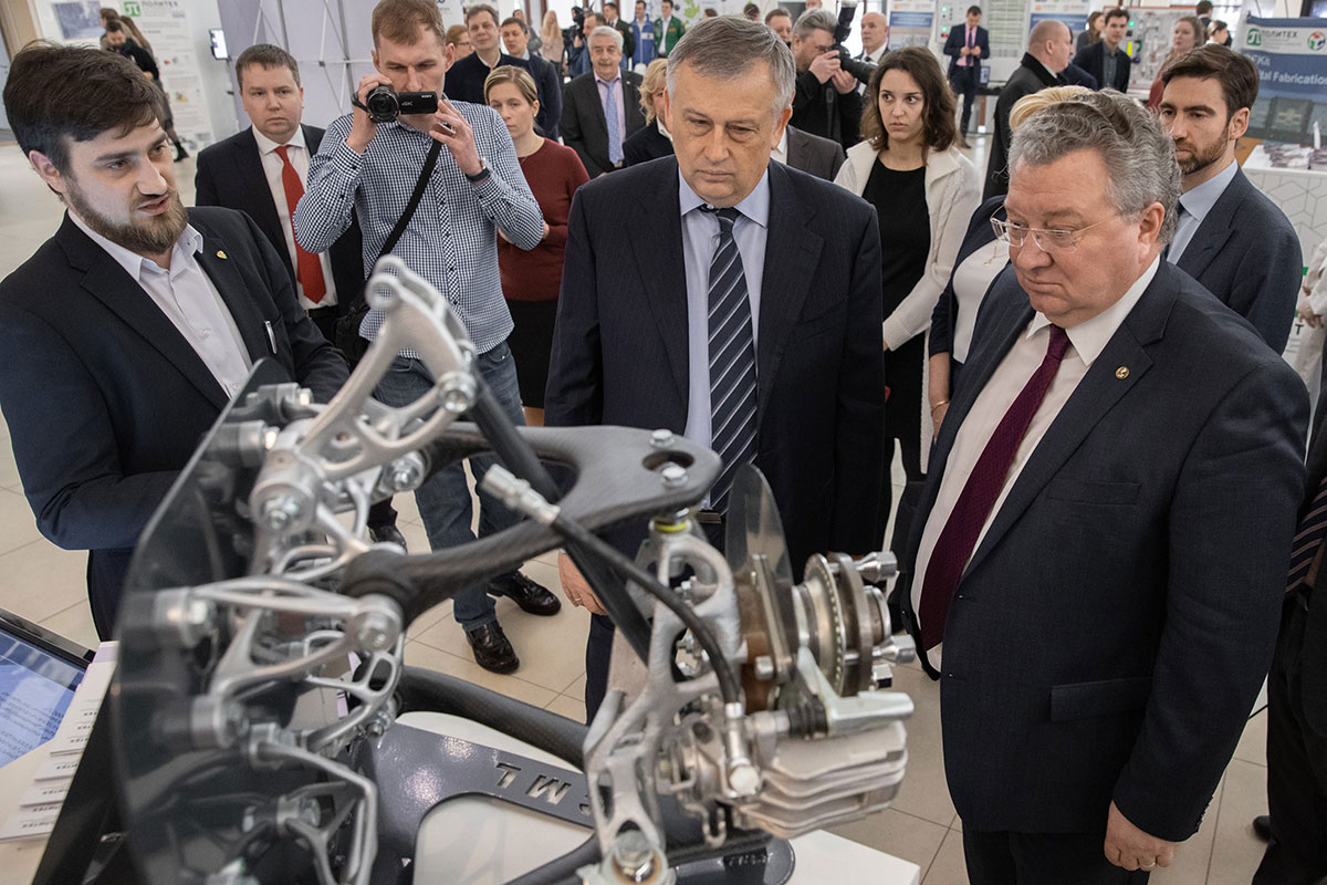 Ректор СПбПУ Андрей РУДСКОЙ ознакомил Александра ДРОЗДЕНКО с научными разработками вуза Ректор СПбПУ Андрей РУДСКОЙ ознакомил Александра ДРОЗДЕНКО с научными разработками вуза