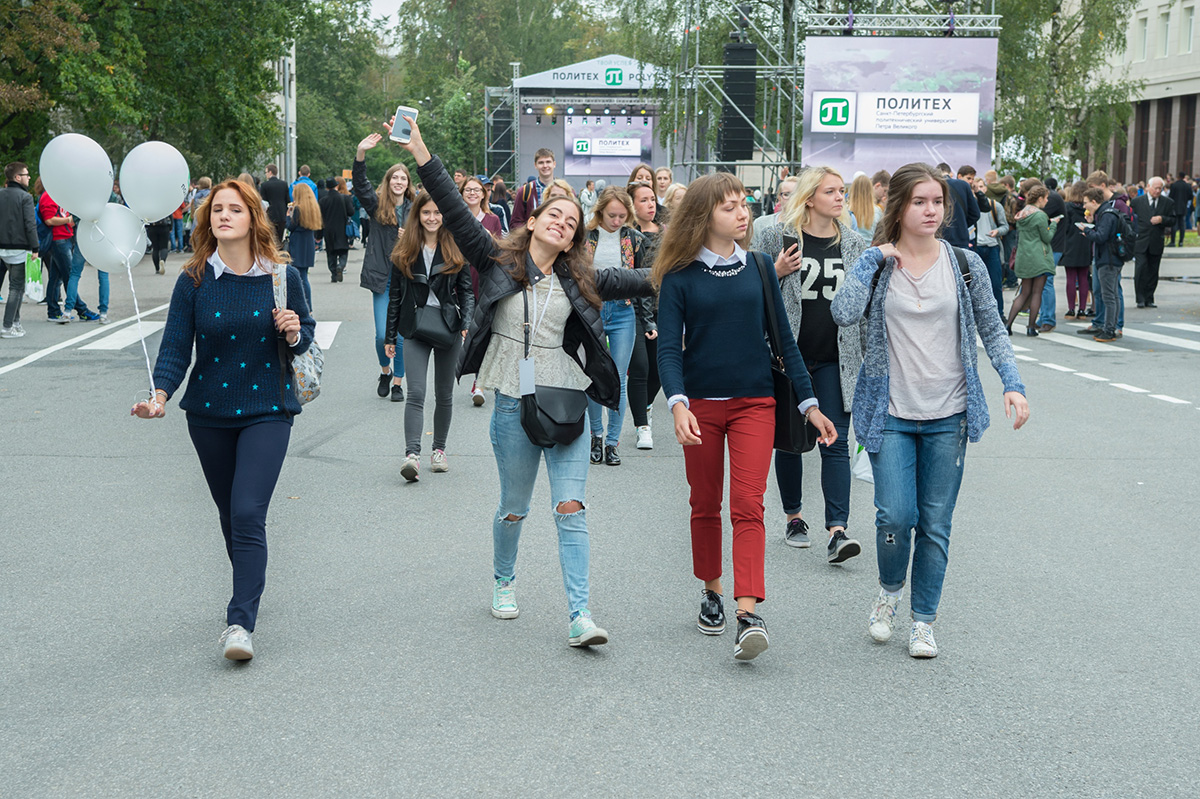 После квеста на площадке за НИКом начнутся концерт и праздничное шоу для первокурсников 