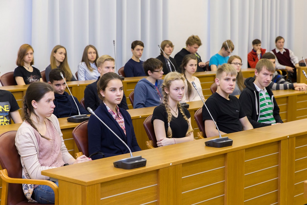 Слушатели Ленинградского областного центра развития творчества одаренных детей и юношества Интеллект в СПбПУ Слушатели Ленинградского областного центра развития творчества одаренных детей и юношества Интеллект в СПбПУ