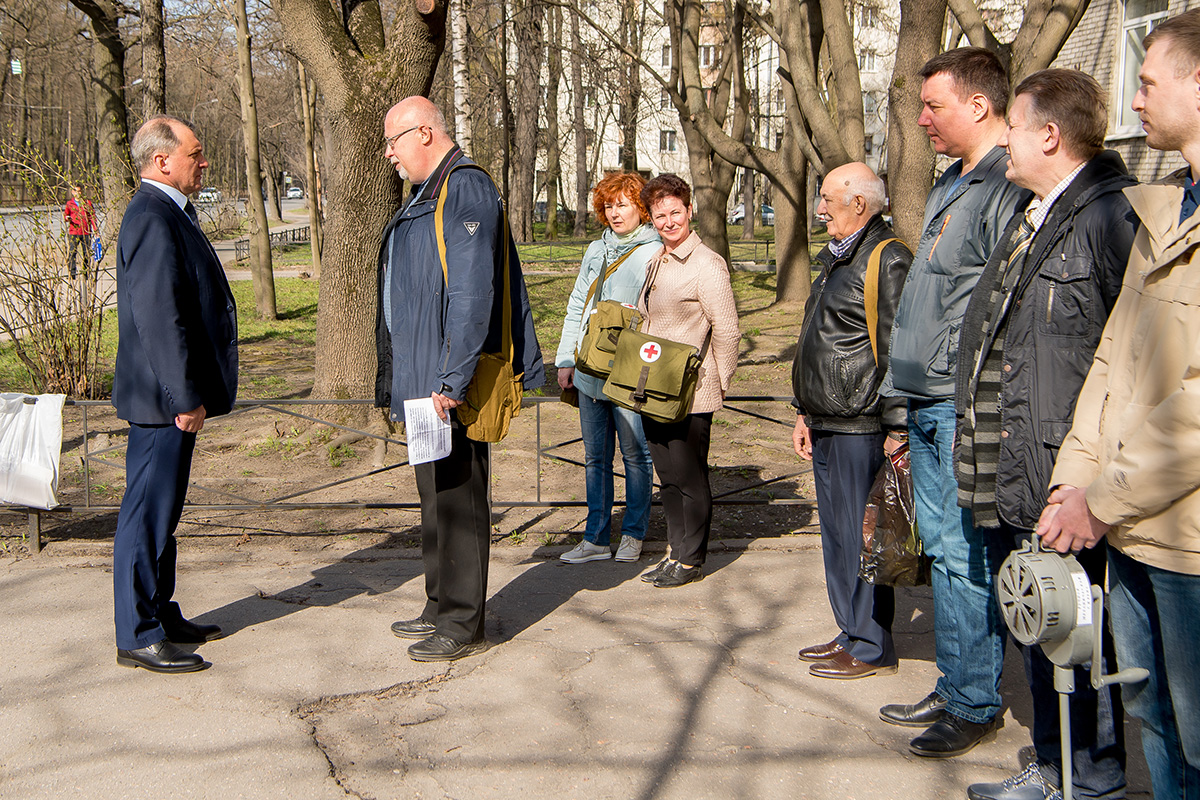 Замначальника Управления гражданской безопасности СПбПУ С.П. БУКОВ поставил за учения оценку хорошо 