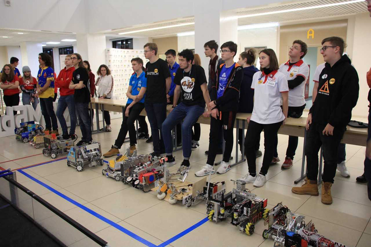 По количеству команд отборочный тур FTC St. Peterburg Qualifier был сопоставим с чемпионатом России По количеству команд отборочный тур FTC St. Peterburg Qualifier был сопоставим с чемпионатом России