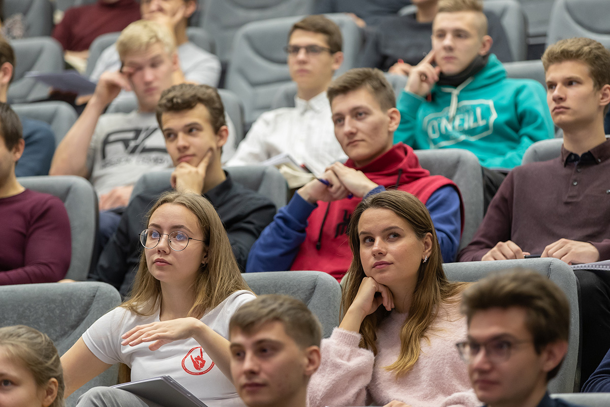 В Политехе стартовал курс лекций от Тойота «Время расти» В Политехе стартовал курс лекций от Тойота «Время расти»
