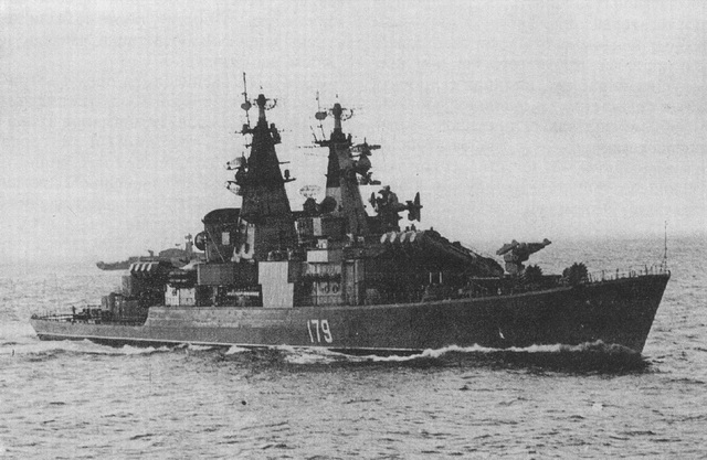 Ракетный крейсер  Грозный . 1985