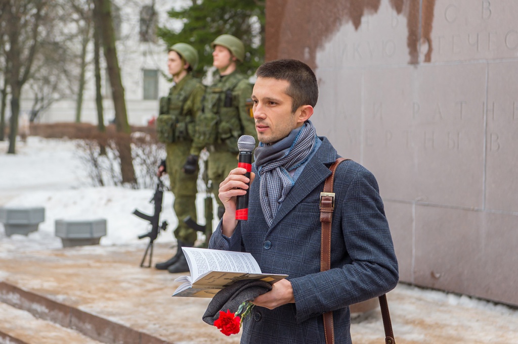  Директор Музея боевой славы СПбПУ Р.А. Панов познакомил присутствующих с одним из фактов блокадной жизни профессора Политеха С.И. Амосова