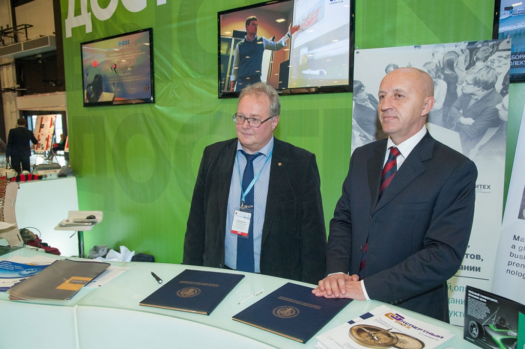 На форуме было подписано соглашение о сотрудничестве между Технопарком высоких технологий Свердловской области и Институтом передовых производственных технологий СПбПУ