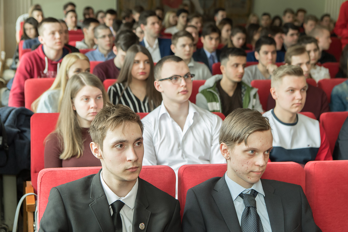 В рамках пленарного заседания были определены лучшие доклады студентов 