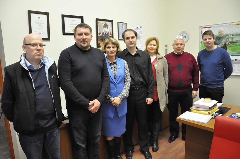 Слева направо - П.Е. Гончар, Д. Орлов, Н.В. Губкова, Д.О. Васильев, О.М. Шартукова, Н.Н. Шабров, Н.И. Снегирев Слева направо - П.Е. Гончар, Д. Орлов, Н.В. Губкова, Д.О. Васильев, О.М. Шартукова, Н.Н. Шабров, Н.И. Снегирев