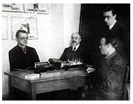 В.И. Зазерский принимает экзамены по бухгалтерскому учету. 1930-е