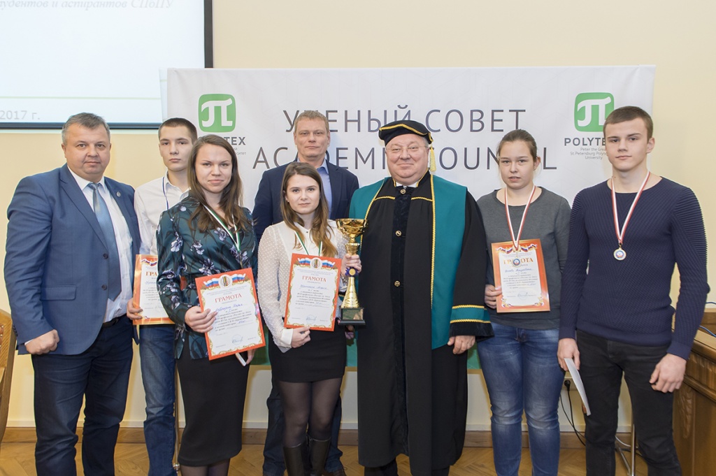 Наиболее отличившихся спортсменов чествовали на заседании Ученого совета СПбПУ Наиболее отличившихся спортсменов чествовали на заседании Ученого совета СПбПУ