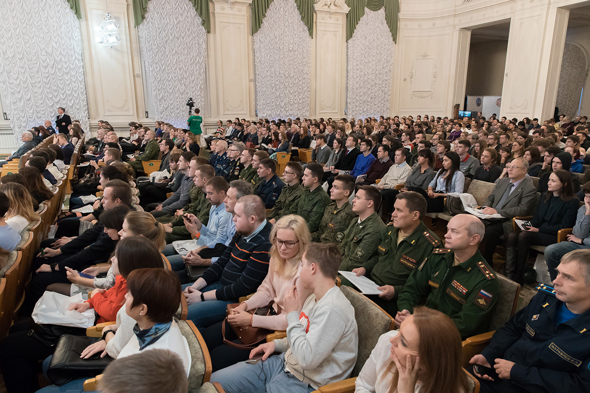 Пленарное заседание Недели науки собрало студентов и профессоров из России и зарубежья 