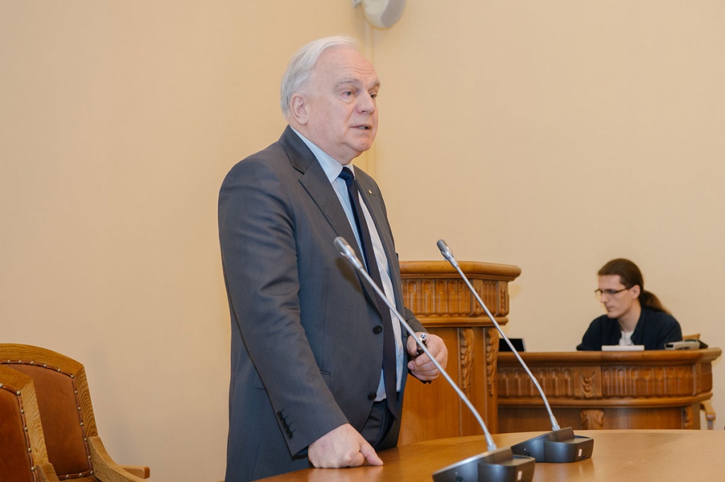 Академик РАН, председатель Комитета ГД по науке и наукоемким технологиям В.А. Черешнев прочитал лекцию в СПбПУ Академик РАН, председатель Комитета ГД по науке и наукоемким технологиям В.А. Черешнев прочитал лекцию в СПбПУ