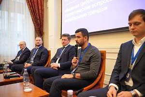 Эксперты Политеха и «Газпром нефти» обсудили стратегию внедрения ИИ и цифровых двойников в ТЭК