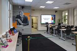 В Политехе открыли конференц-зал имени Даниила Гранина