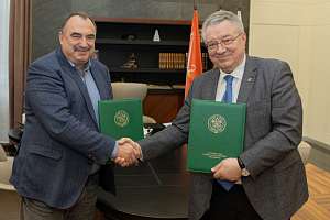 Тюльпаны стали символом дружбы: Политех и ЦПКиО подписали соглашение о сотрудничестве