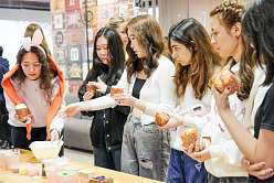 Пасхальные традиции: иностранные студенты познакомились с православным праздником