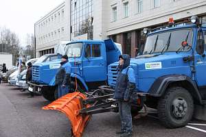 Петербургский Политех передал машины в зону СВО