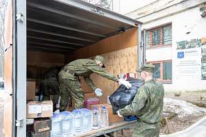 Более трёх тонн гуманитарной помощи политехники отвезут в Мариуполь