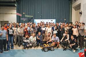 Покинули финиш на призовом роботе: как прошёл хакатон REcathon в Башне Политех