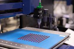 В Политехе создали уникальный многоотраслевой робот-дозатор