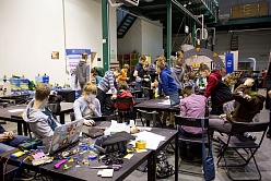 Юные конструкторы приняли участие в «Битве роботов», организованной «Фаблаб Политех»