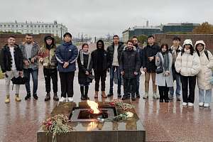 Иностранные студенты Политеха погрузились в историю Петербурга