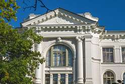 960 лучших студентов и абитуриентов Санкт-Петербурга получат именные стипендии правительства города