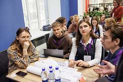 Молодые учёные Политеха приняли участие в AI-спринте «Как писать A*»